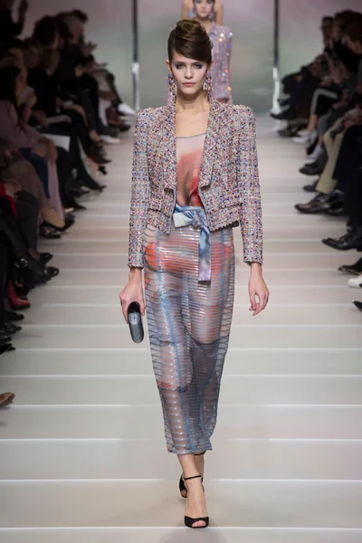 Look 48